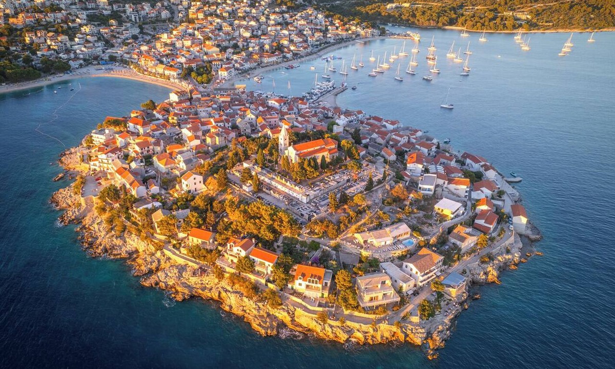 Primosten Boat Rental | Sun-Kissed Sailing Adventure in Sibenik, Croatia