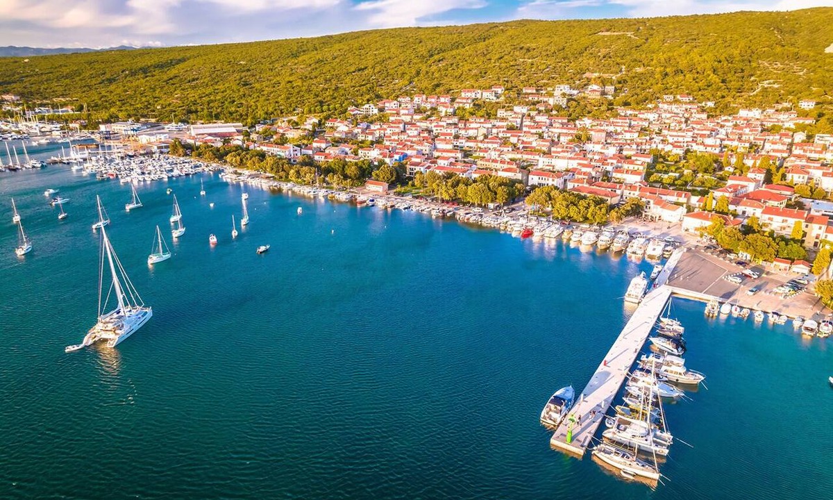 Punat Boat Rental | Sun-Kissed Sailing Adventure in Northern Croatia