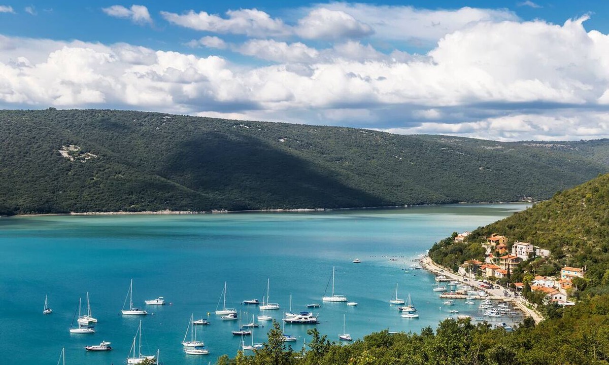 Trget Boat Rental | Sun-Kissed Sailing Adventure in Istria, Croatia