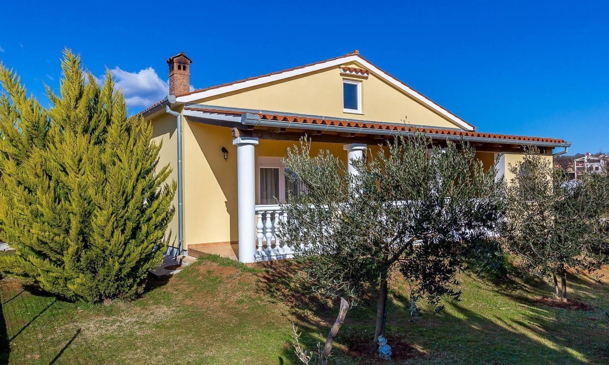 Pomer House | Sunny holiday home near Medulin with large garden