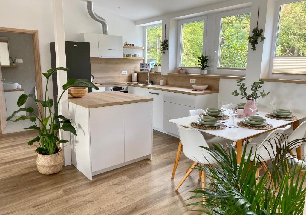 Dobeno Apartment | Sunny Oak Estate