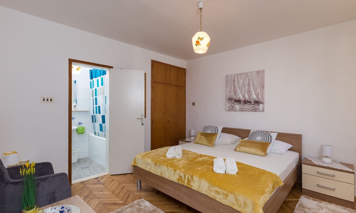 Gruz House | Sunset Bay Room - Double Room with Terrace and Partial Sea View