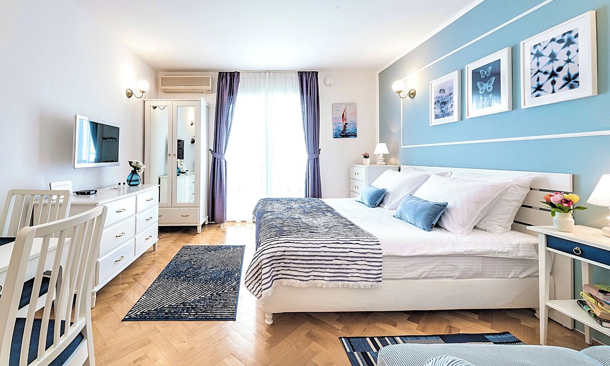 Babin Kuk Apartment | Sweet apartment next to the pebble beach in the center of amazing Dubrovnik