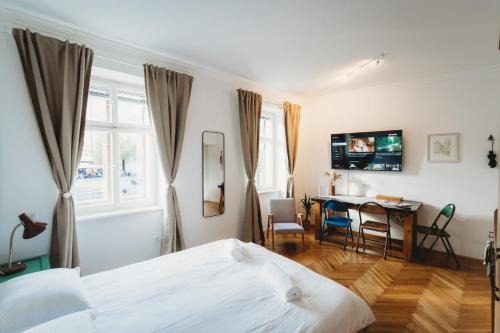 Ljubljana Old Town Apartment | The Muse' Hideaway