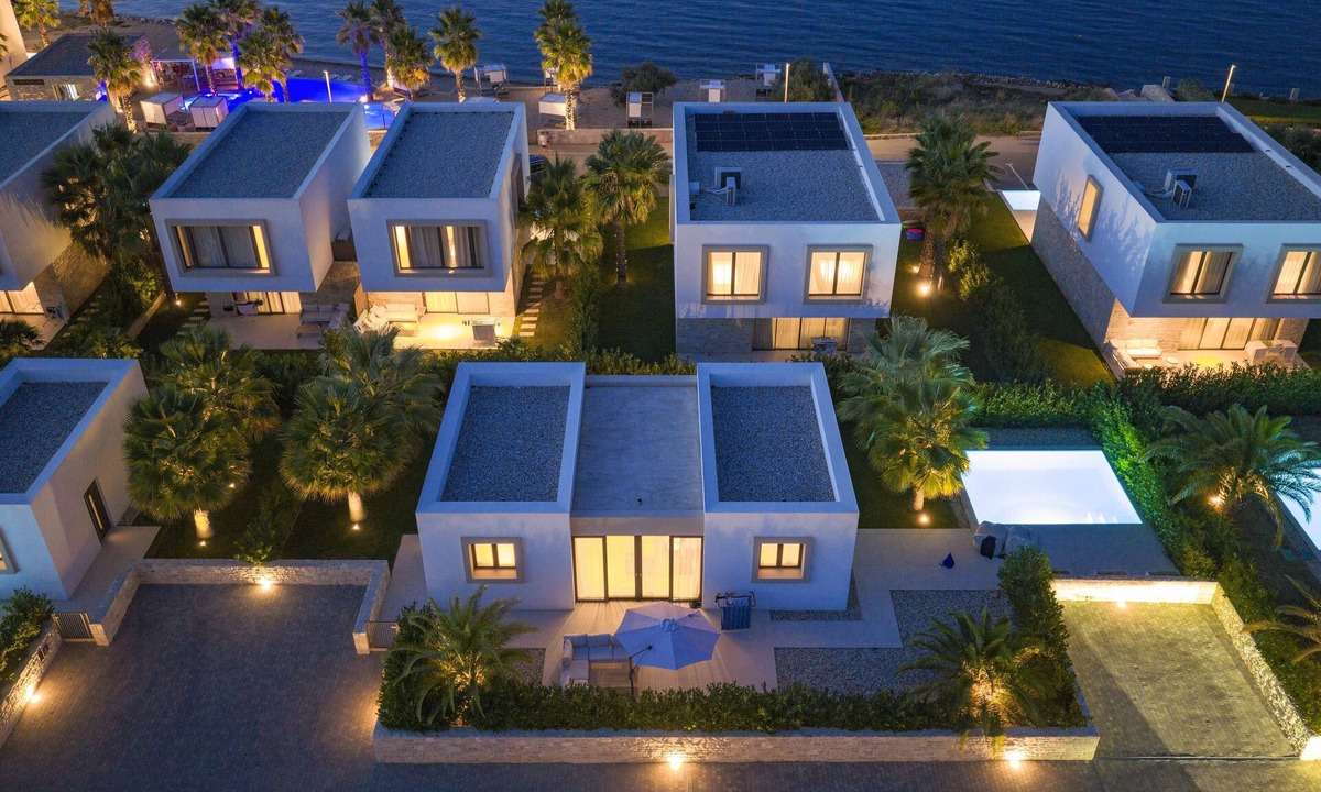 Kraj Resort | The Palms Resort 2BR Villa Dream Three with Pool