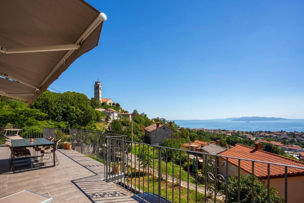 Kastav Apartment | The Superb View Apartment Spin