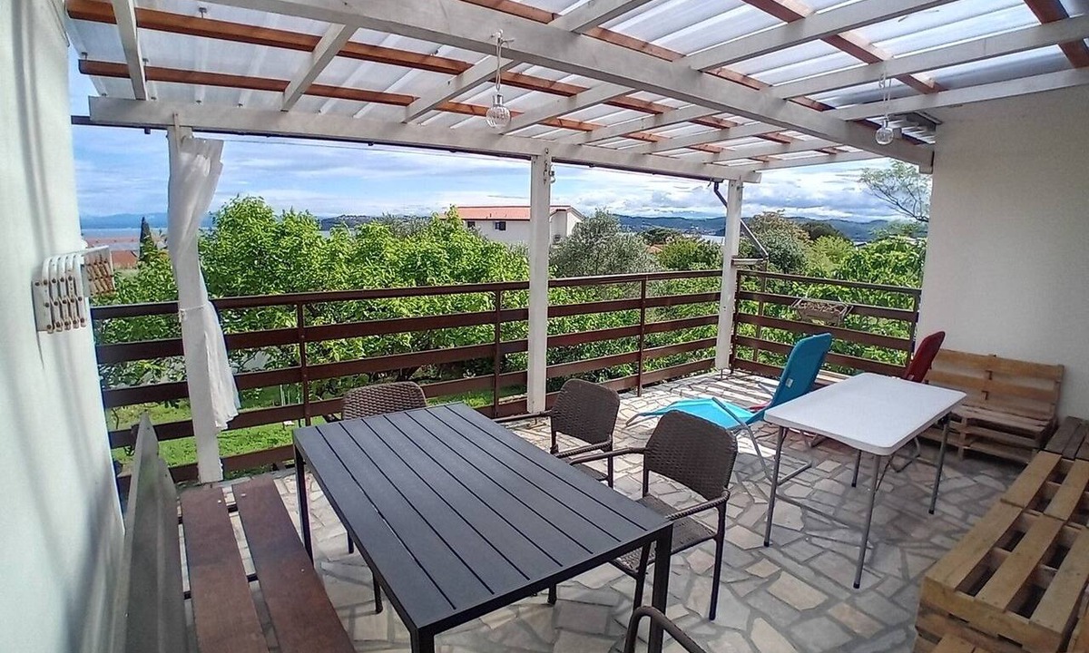 Crveni Vrh Apartment | Three bedroom apartment with balcony and sea view Crveni Vrh, Umag (A-27260-a)