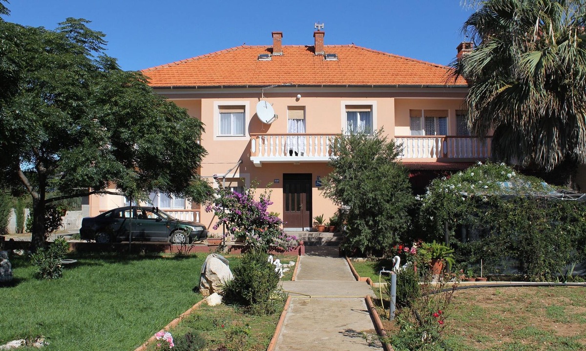 Privlaka Apartment | Three bedroom apartment with balcony Privlaka, Zadar (A-5747-c)