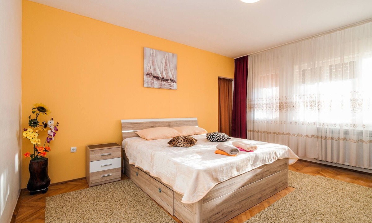 Privlaka Apartment | Three bedroom apartment with balcony Privlaka, Zadar (A-5747-d)