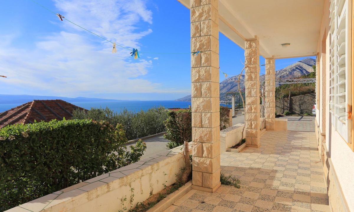 Brela Apartment | Three bedroom apartment with terrace and sea view Brela, Makarska (A-18495-b)