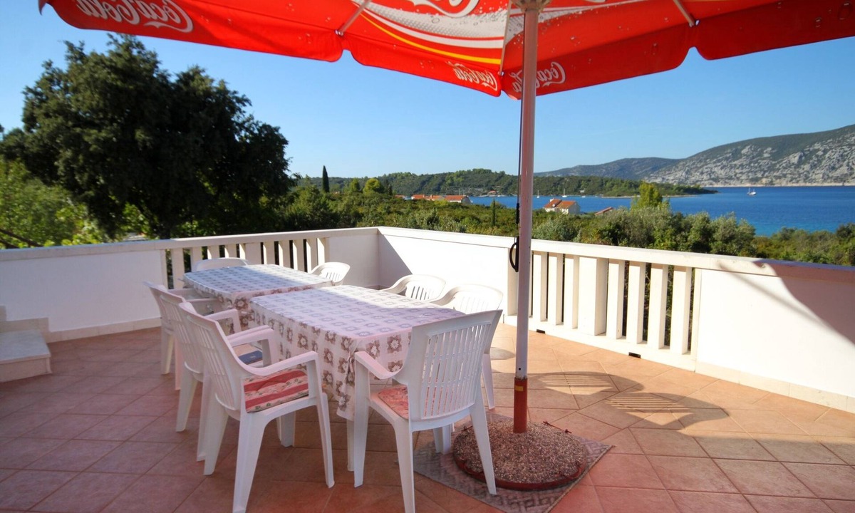 Kneza Apartment | Three bedroom apartment with a swimming pool Kneža, Korčula (A-9269-a)