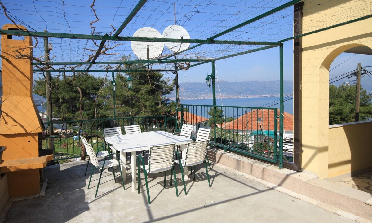 Slatine Apartment | Three bedroom apartment with terrace and sea view Slatine, Čiovo (A-7584-a)