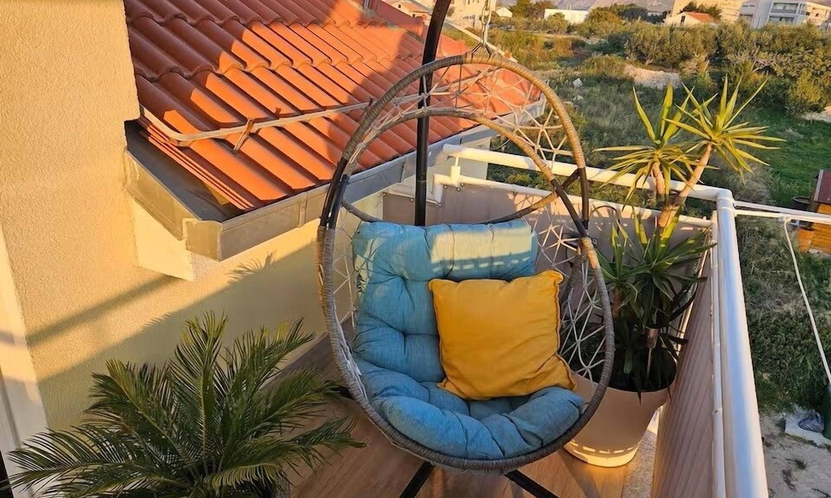 Znjan Apartment | Three bedroom apartment with balcony and sea view Split (A-25945-a)