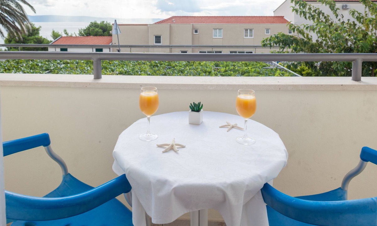 Tucepi Apartment | Three bedroom apartment near beach Tučepi, Makarska (A-2677-b)