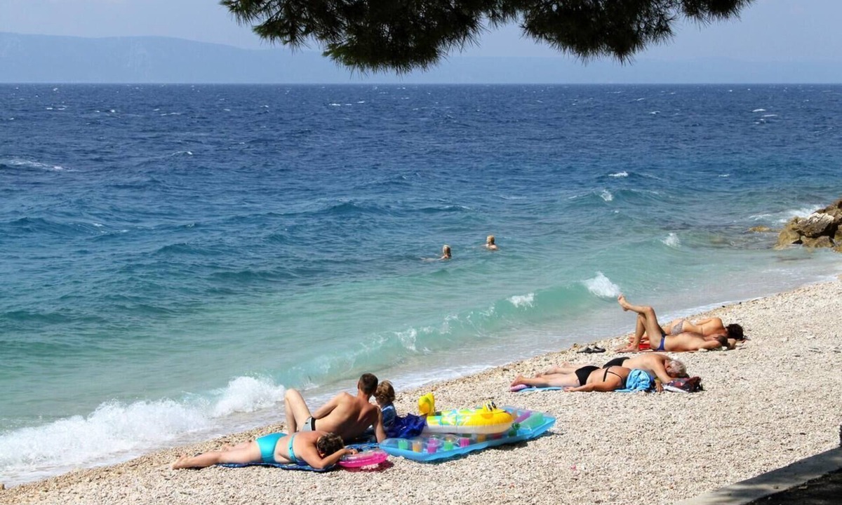 Tucepi Apartment | Three bedroom apartment with terrace Tučepi, Makarska (A-6856-b)