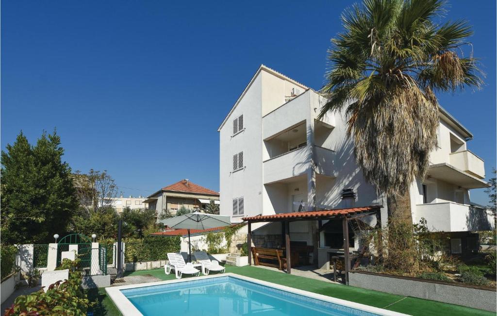 Vranjic Apartment | Three-Bedroom Apartment In Split
