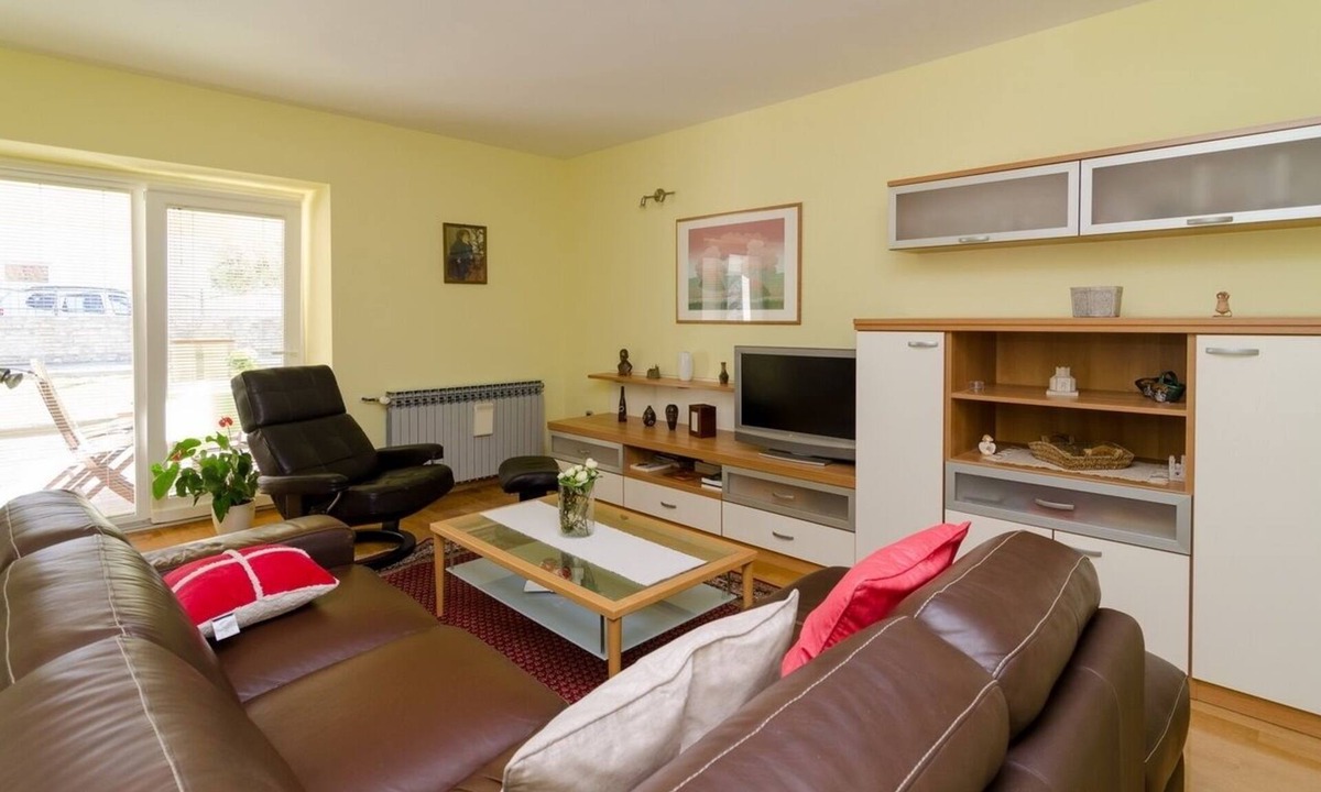 Nin Apartment | Three bedroom apartment with terrace Nin, Zadar (A-11900-a)