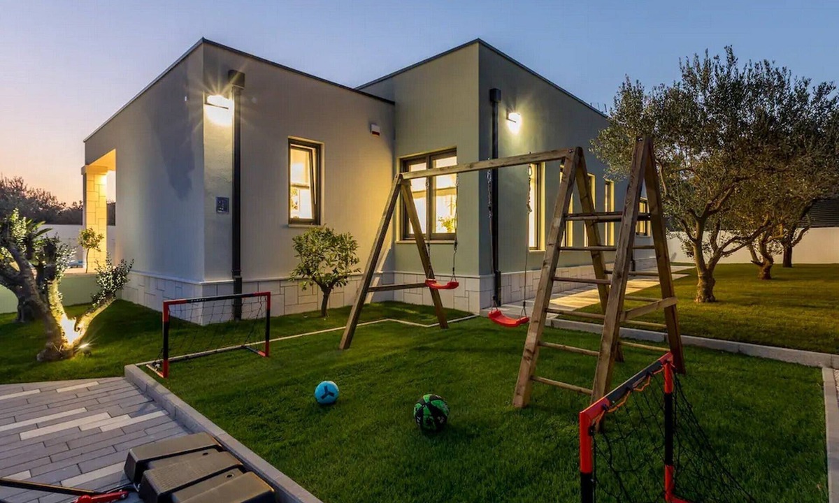 Kastel Novi Villa | Three Bedroom Villa with Pool