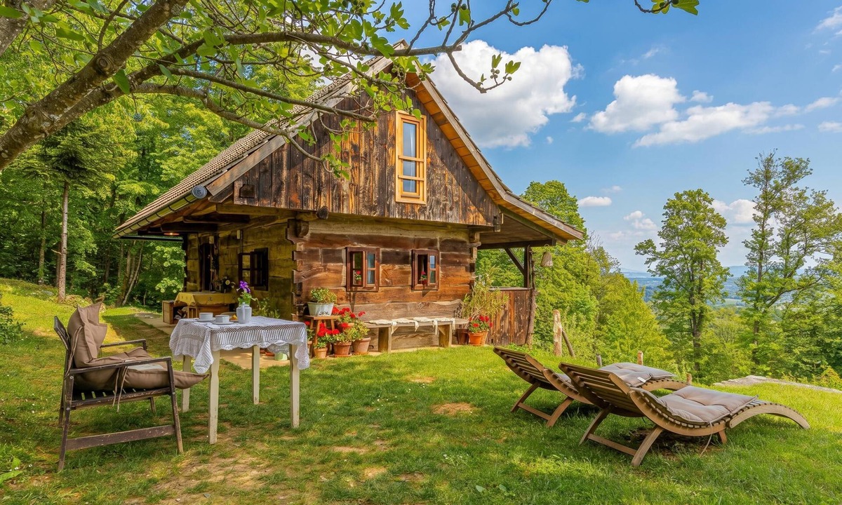 Crnomelj Ski Chalet | Tiny House Bibi/w Private Garden, Dragatuš, Slovenia