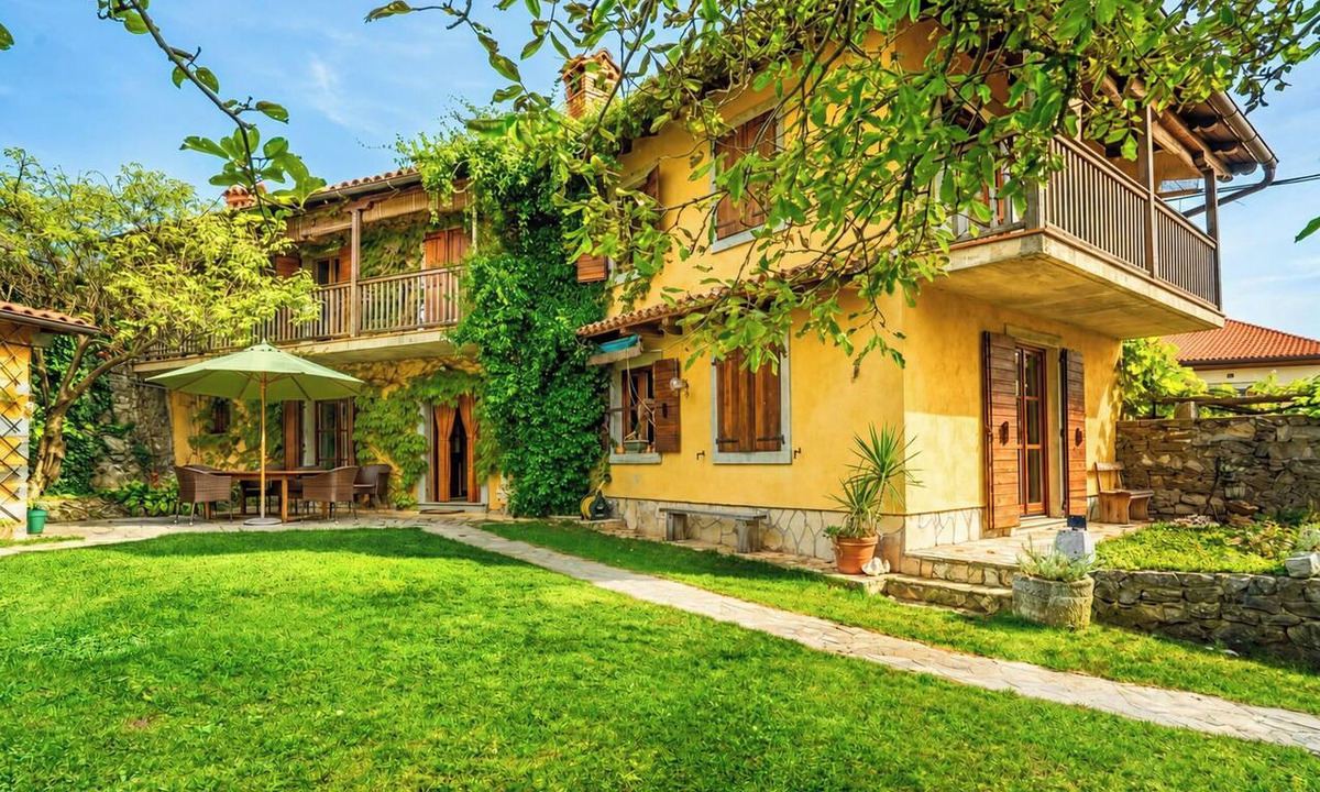 Kras House | Traditional Karst House Rozina/w Garden, Dutovlje, Slovenia