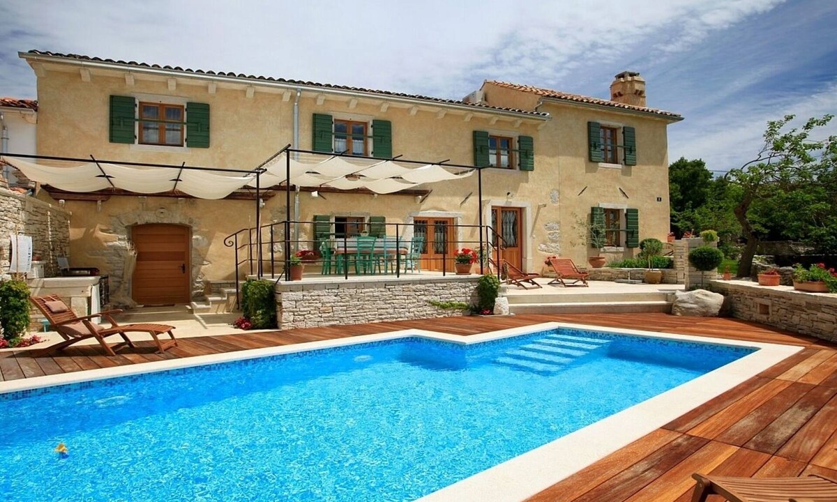 Rasa Villa | Traditional Stone Villa in a Beautiful Setting with Sea Views and 900 meters from Trget Bay!