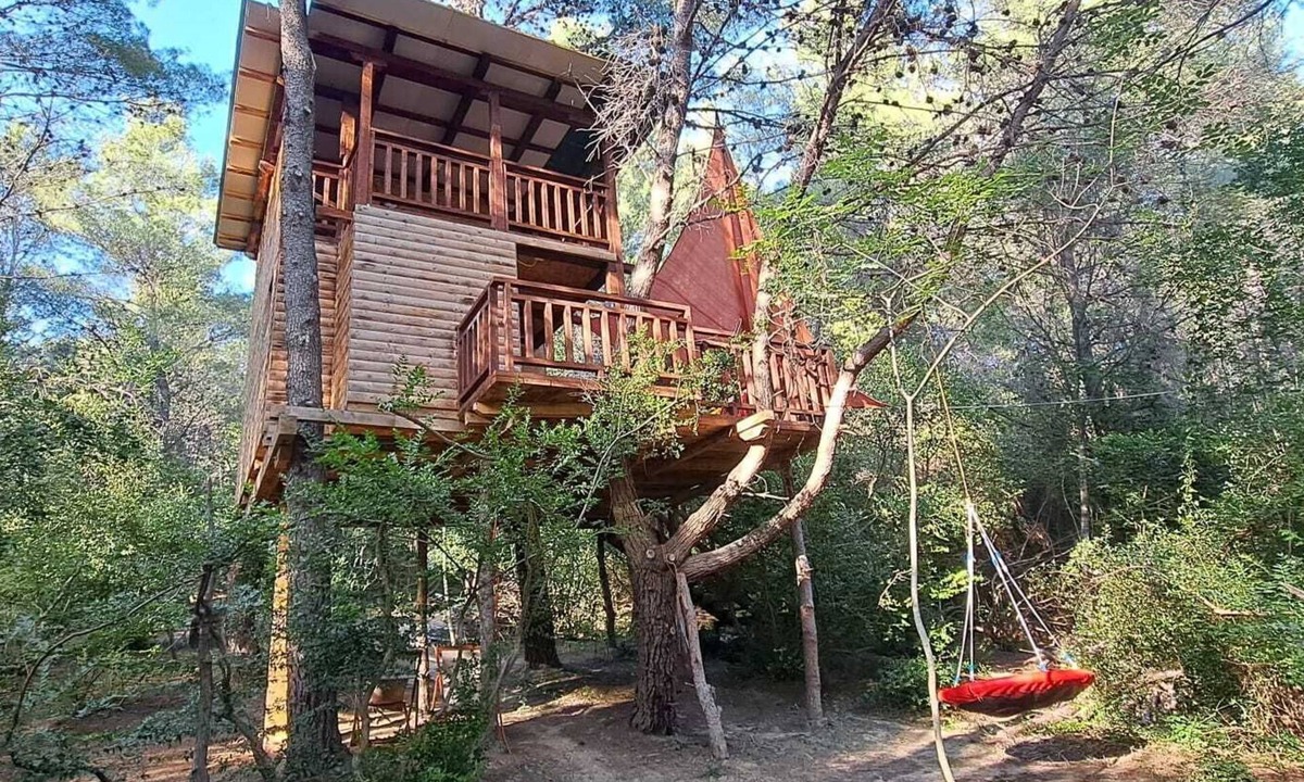 Razanac RV Rental | TreeHouses Ljubač Glamping Robinson