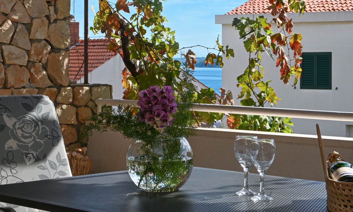 Seget Vranjica Apartment | Two bedroom apartment with terrace Seget Vranjica, Trogir (A-10438-a)