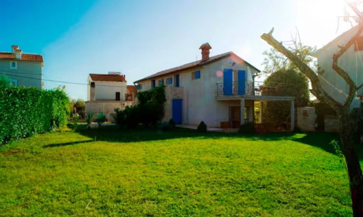 Zambratija Apartment | Two Bedroom Apartment with Terrace and Garden