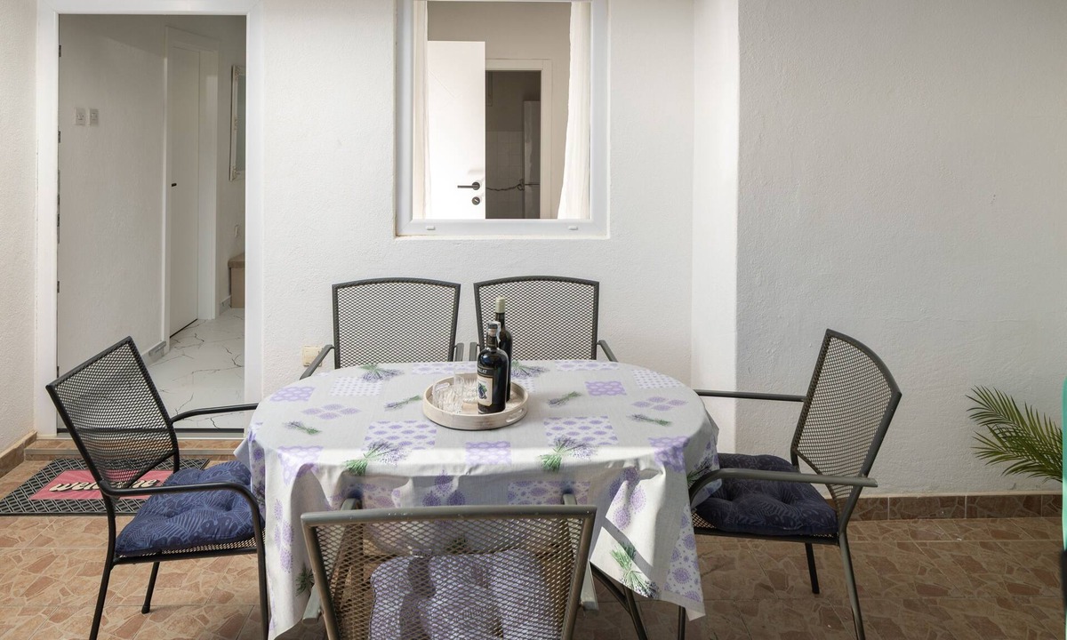 Stari Grad Apartment | Two bedroom apartment with terrace Stari Grad, Hvar (A-8697-a)