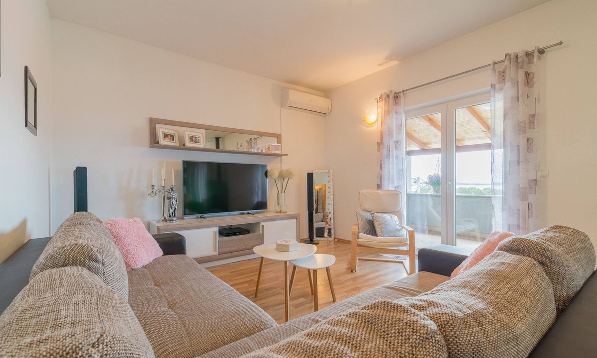 Bibinje Apartment | Two bedroom apartment with terrace and sea view Bibinje, Zadar (A-17554-a)