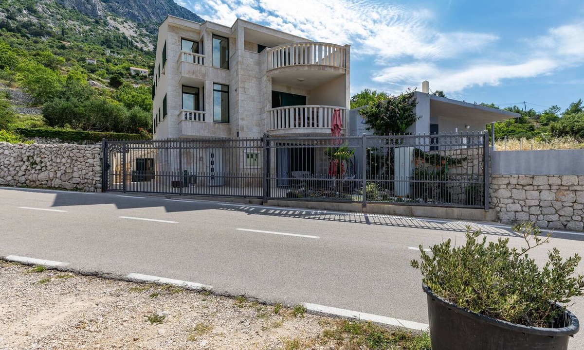Drasnice Apartment | Two bedroom apartment with balcony and sea view Drašnice, Makarska (A-22517-b)