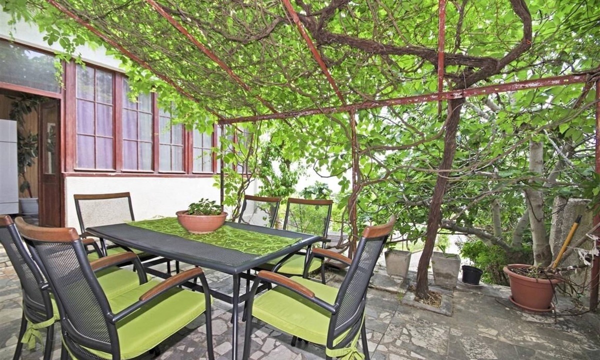 Dugi Rat Apartment | Two bedroom apartment near beach Dugi Rat, Omiš (A-7575-c)