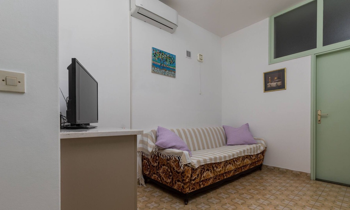 Jesenice Apartment | Two bedroom apartment near beach Sumpetar, Omiš (A-949-a)