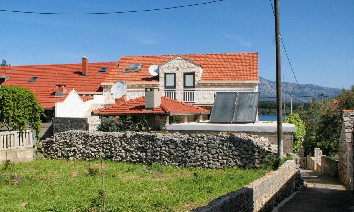 Lumbarda Apartment | Two bedroom apartment with terrace and sea view Lumbarda, Korčula (A-4445-b)