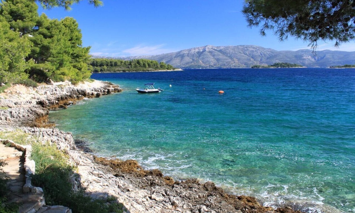 Lumbarda Apartment | Two bedroom apartment near beach Lumbarda, Korčula (A-9272-a)