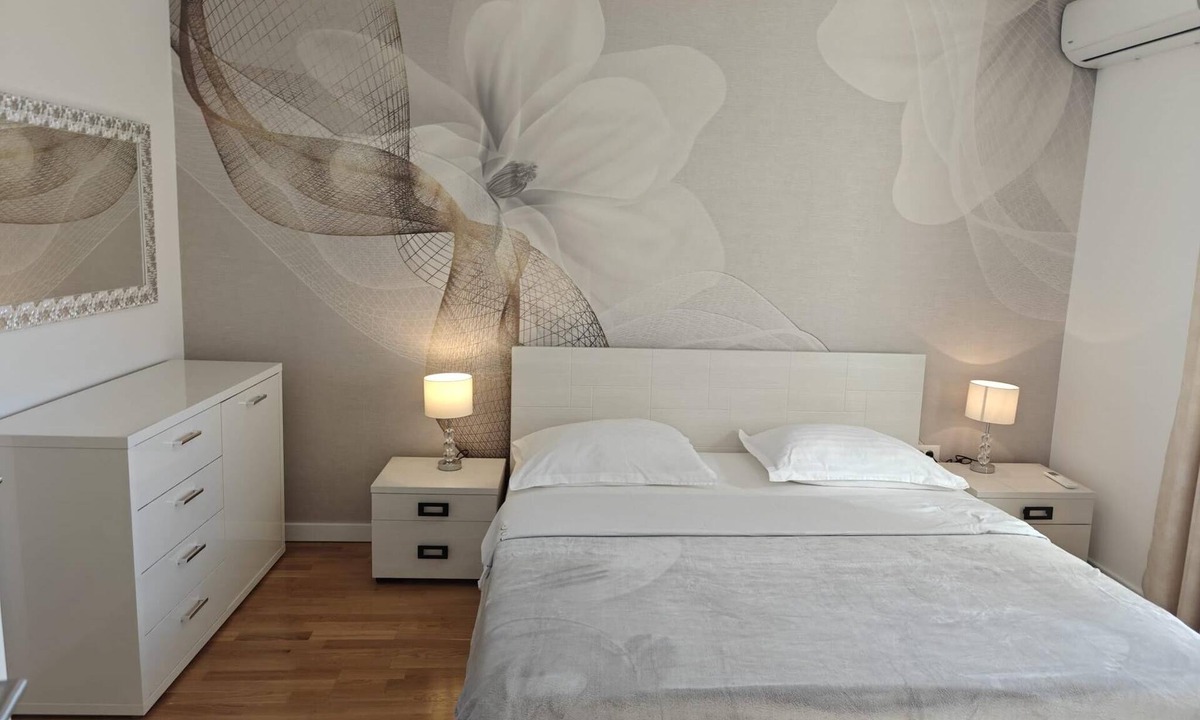 Bili brig Apartment | Two bedroom apartment with terrace Makarska (A-6767-b)