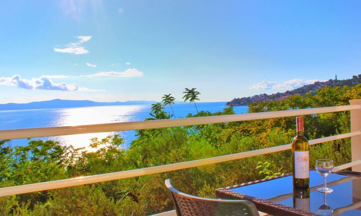 Zivogosce Apartment | two bedroom apartment with balcony and sea view Igraine