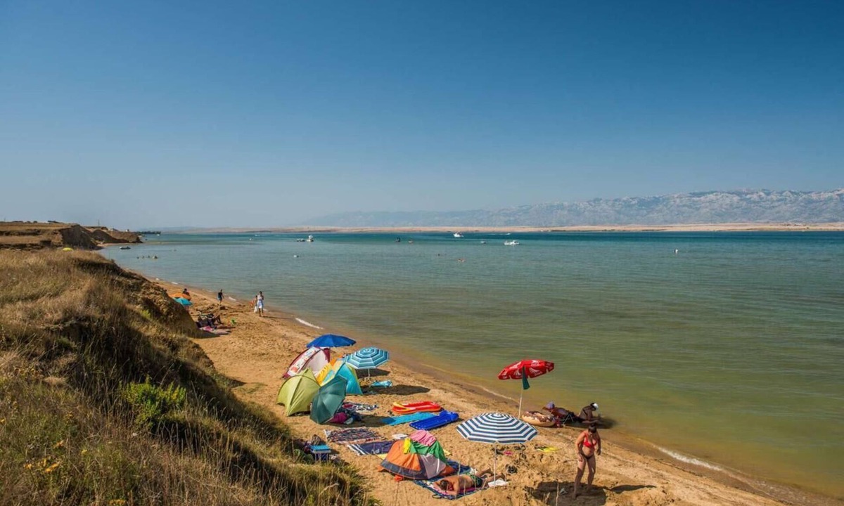 Privlaka Apartment | Two bedroom apartment with air-conditioning Privlaka, Zadar (A-13731-a)