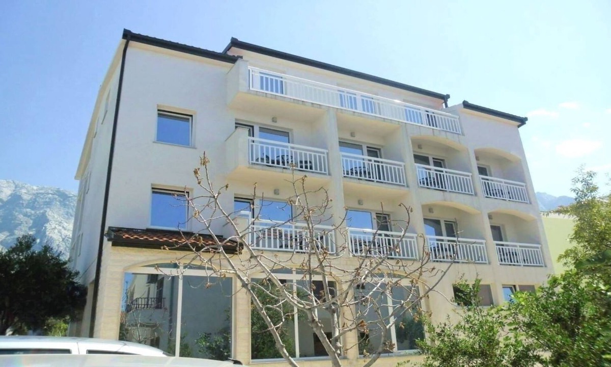Promajna Apartment | Two bedroom apartment with balcony and sea view Promajna, Makarska (A-20786-b)