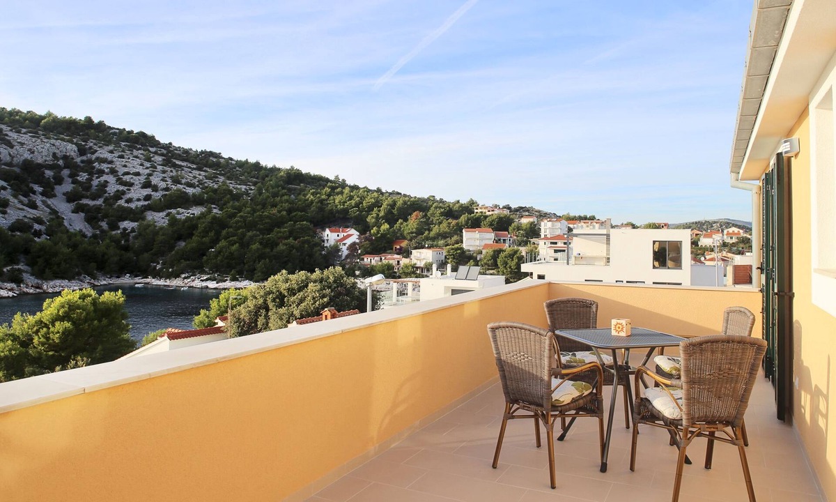 Razanj Apartment | Two bedroom apartment near beach Ražanj, Rogoznica (A-14357-b)
