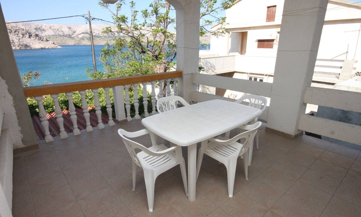 Metajna Apartment | Two bedroom apartment near beach Metajna, Pag (A-6352-d)