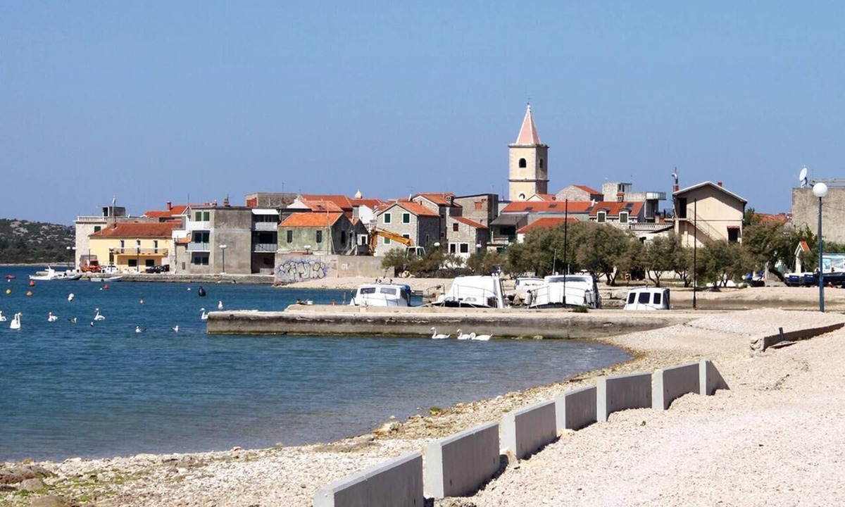 Pirovac Apartment | Two bedroom apartment near beach Pirovac, Šibenik (A-6447-b)