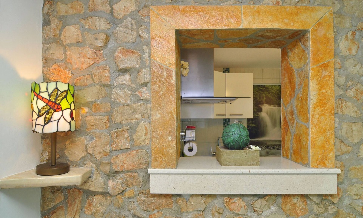 Slatine Apartment | Two bedroom apartment near beach Slatine, Čiovo (A-12491-b)