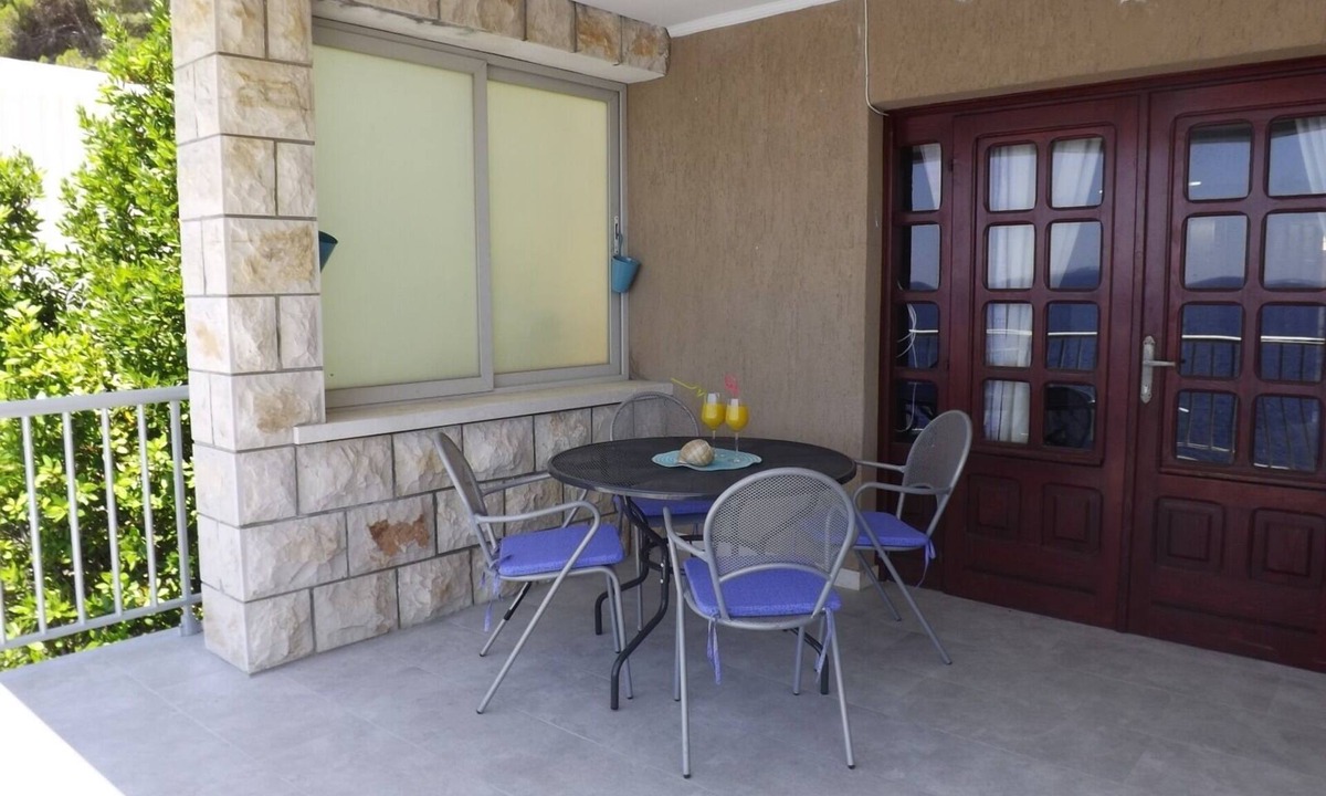Blato Apartment | Two bedroom apartment near beach Prižba, Korčula (A-4483-c)