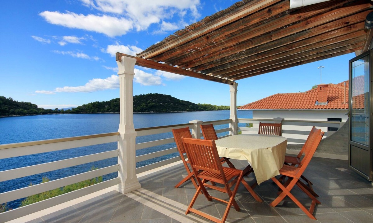 Blato Apartment | Two bedroom apartment near beach Karbuni, Korčula (A-9308-a)