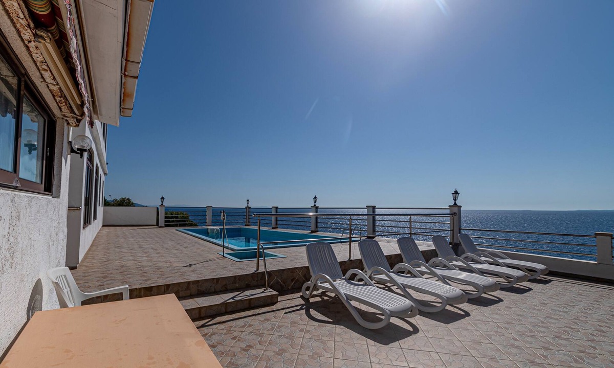 Zavalatica Apartment | Two bedroom apartment near beach Zavalatica, Korčula (A-183-b)