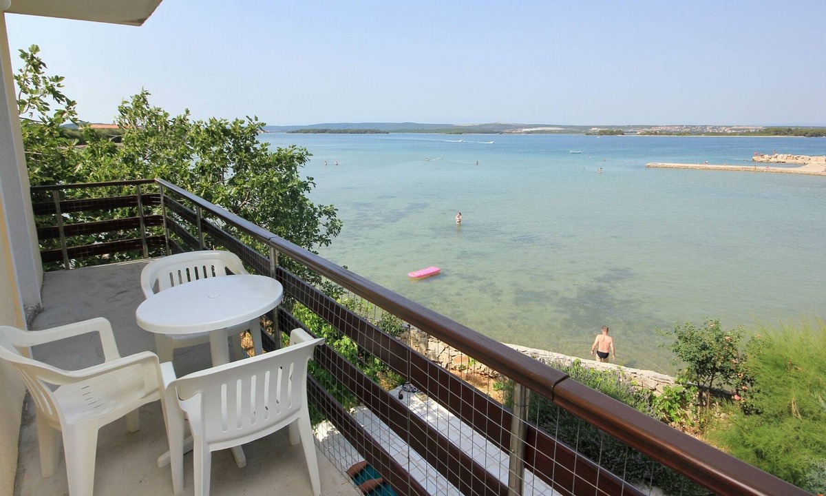 Kraj Apartment | Two bedroom apartment near beach Kraj, Pašman (A-699-b)