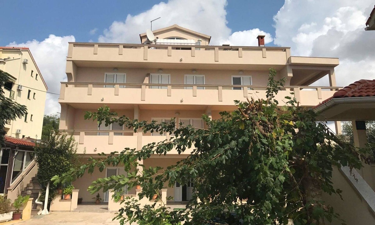 Novalja Apartment | Two bedroom apartment with a swimming pool Novalja, Pag (A-211-b)