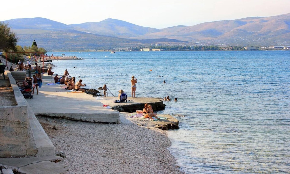 Slatine Apartment | Two bedroom apartment with terrace and sea view Slatine, Čiovo (A-972-a)