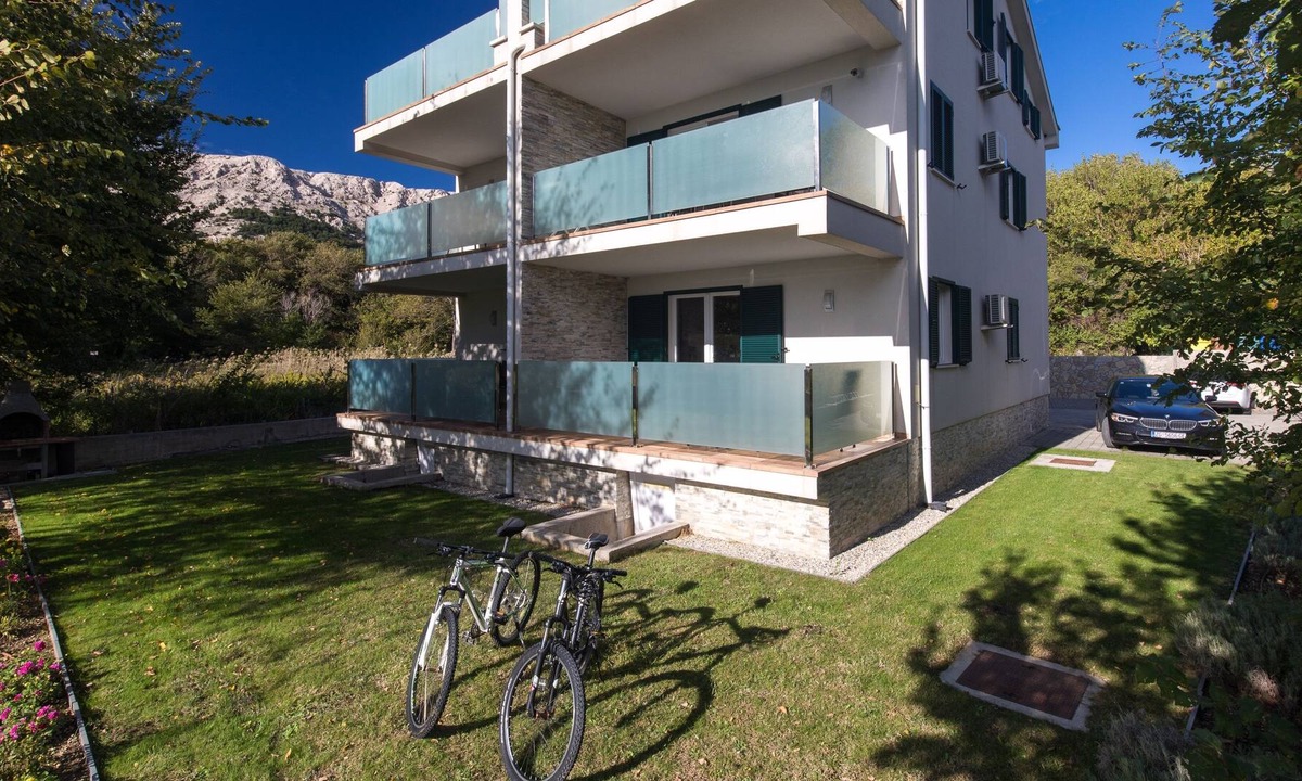 Jurandvor Apartment | Two bedroom apartment with terrace Baška, Krk (A-19672-a)